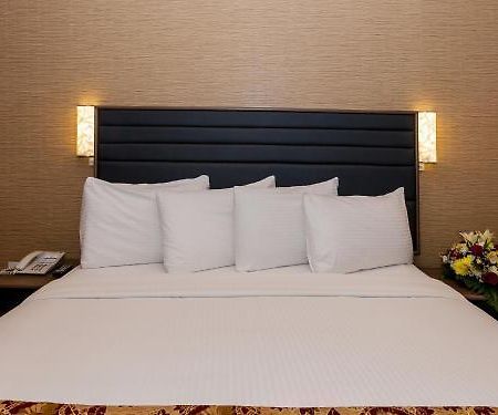 Oasis Deira Hotel Дубай Экстерьер фото