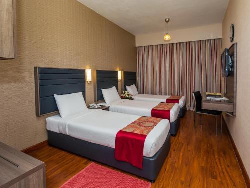 Oasis Deira Hotel Дубай Экстерьер фото